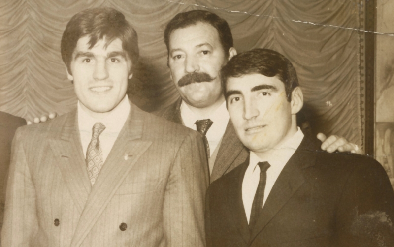 Castelnuovo Rangone 1970 - Nino Benvenuti in compagnia di Sante Bortolamasi e dell' arbitro modenese di pugilato Ramacciotti.